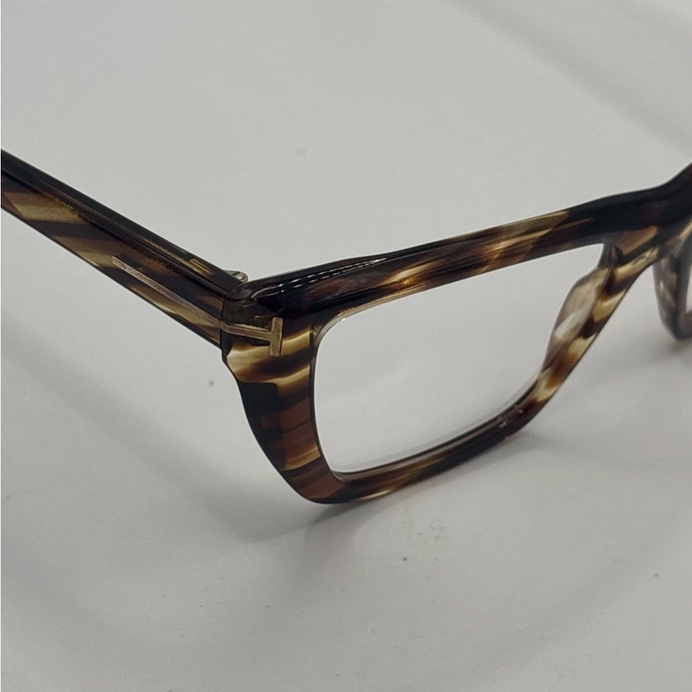 Tom Ford Tortoise Shell Cat-Eye Glasses - Picture 6 of 9